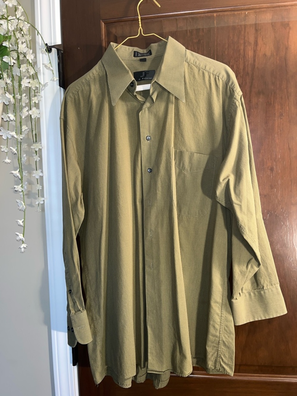 jf j.ferrar Men's Olive Dress Shirt with Point Collar